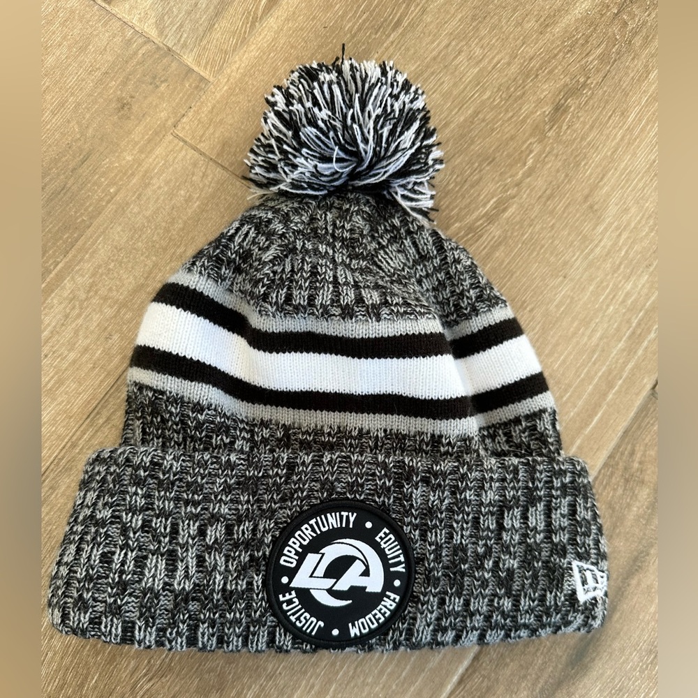 Men’s NFL LA Rams New Era Beanie - NWOT